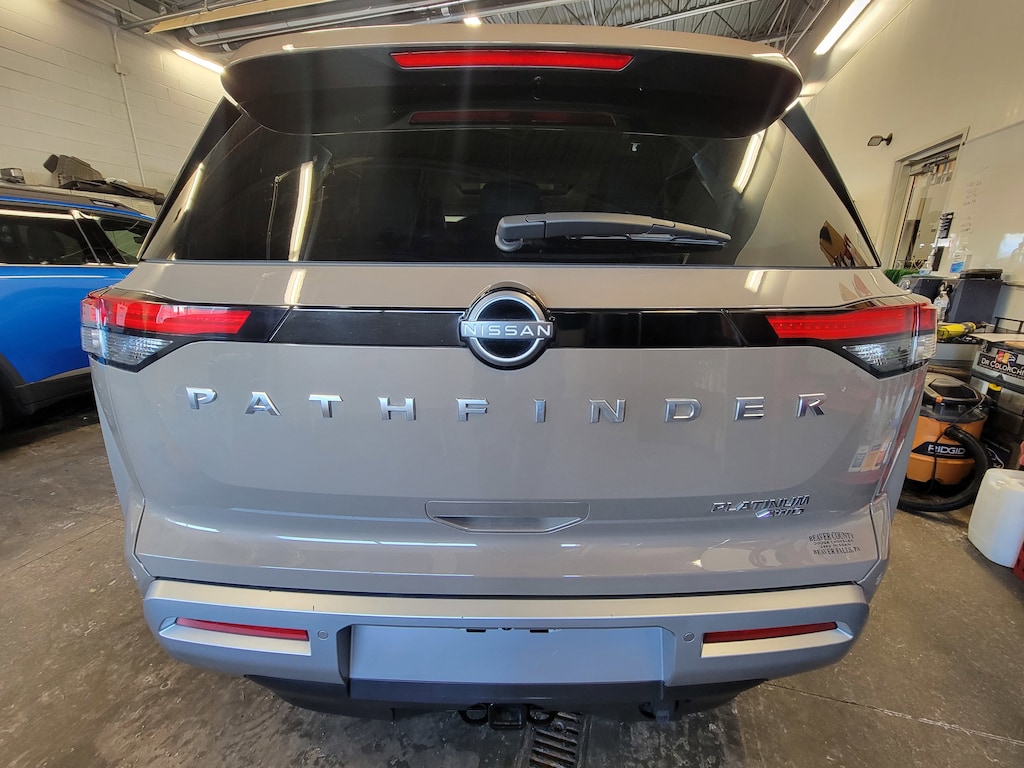 Used 2024 Nissan Pathfinder Platinum Platinum 4WD