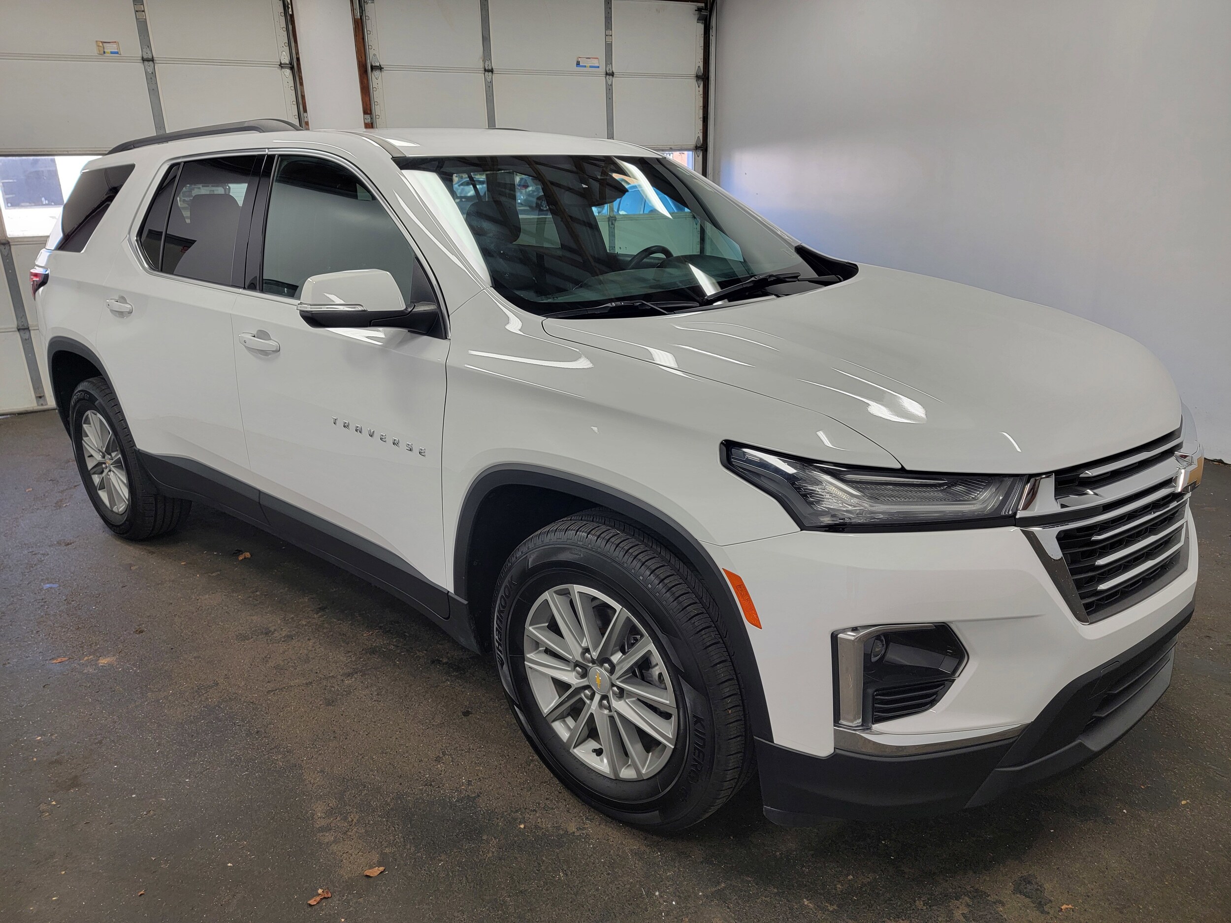 2022 Chevrolet Traverse Leather photo 3