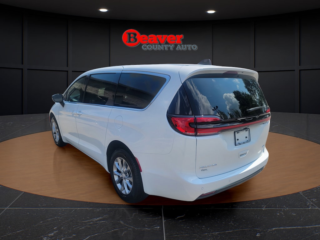 New 2027 Chrysler Pacifica Select Passenger Van