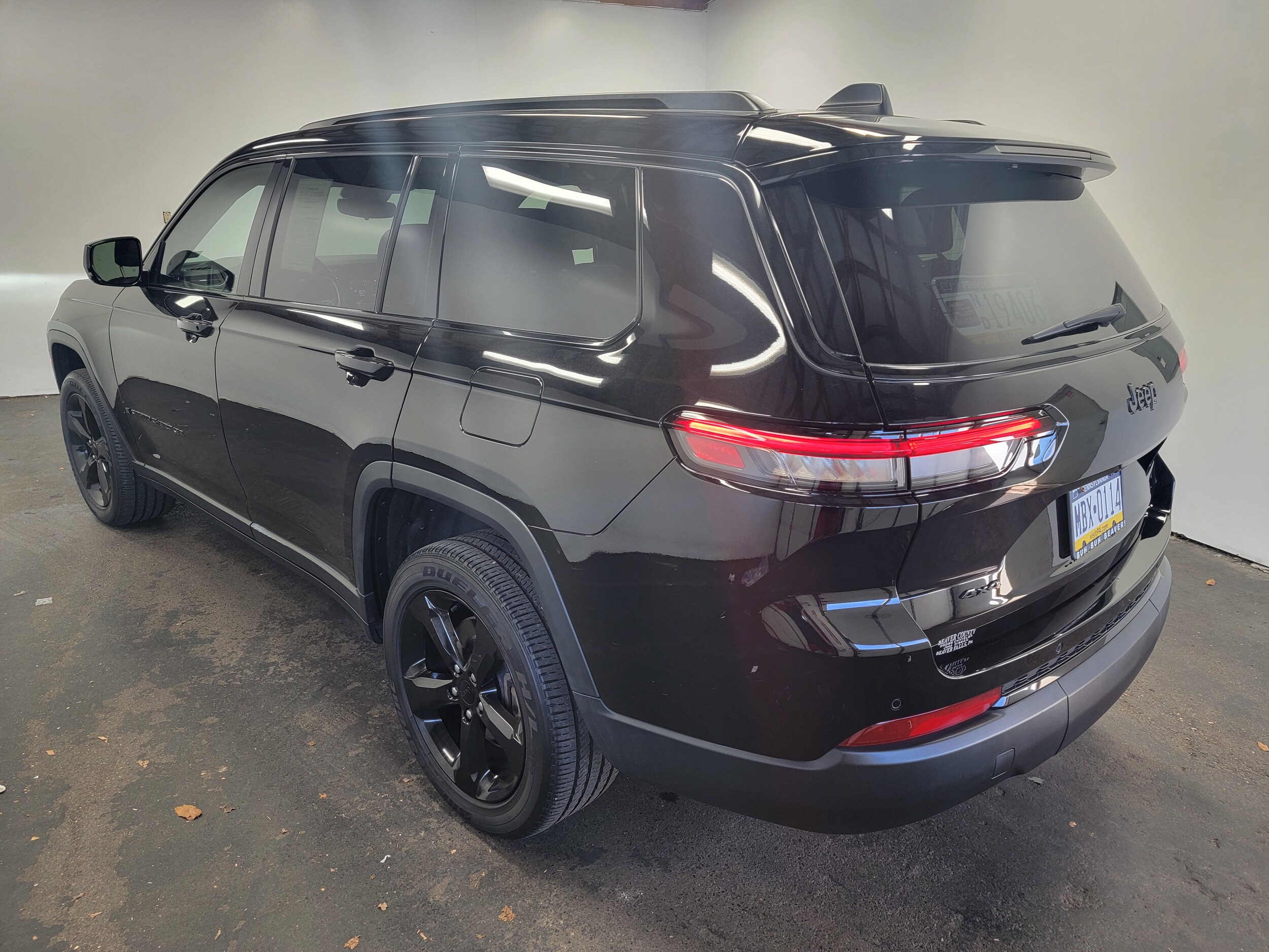 2023 Jeep Grand Cherokee Altitude photo 2