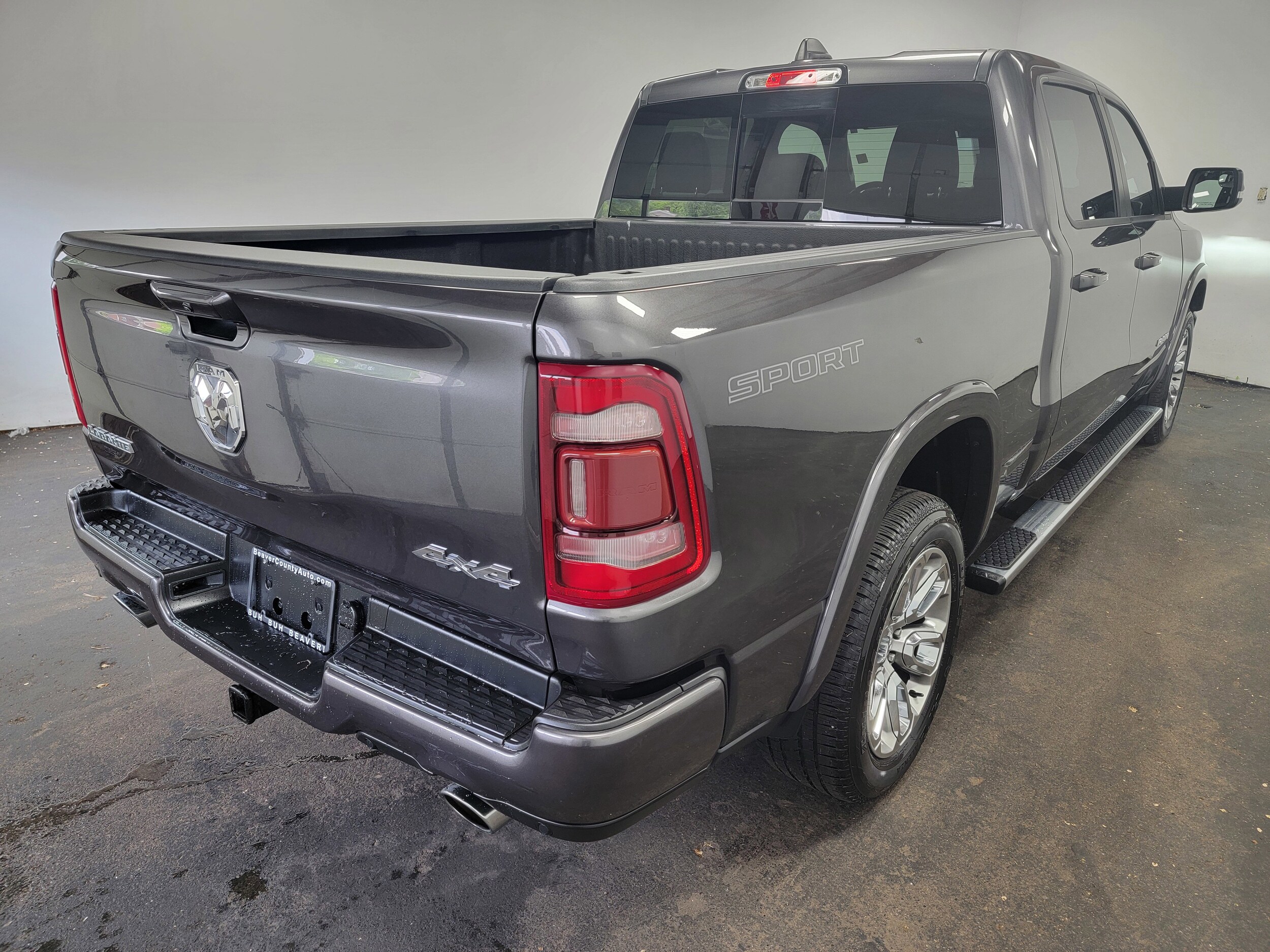 2022 Ram 1500 Laramie photo 3