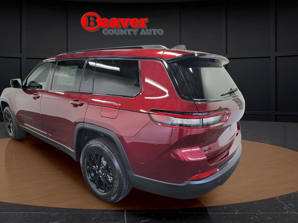 New 2025 Jeep Grand Cherokee L Laredo Sport Utility