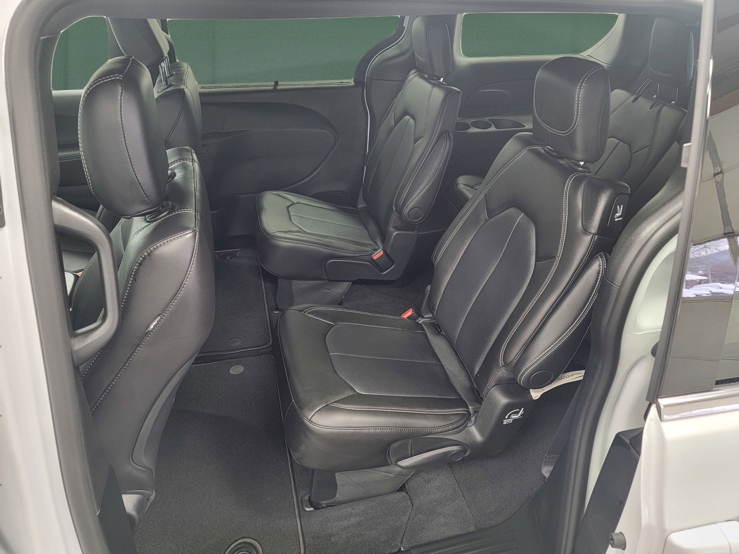 2026 Chrysler Voyager LX - Photo 15