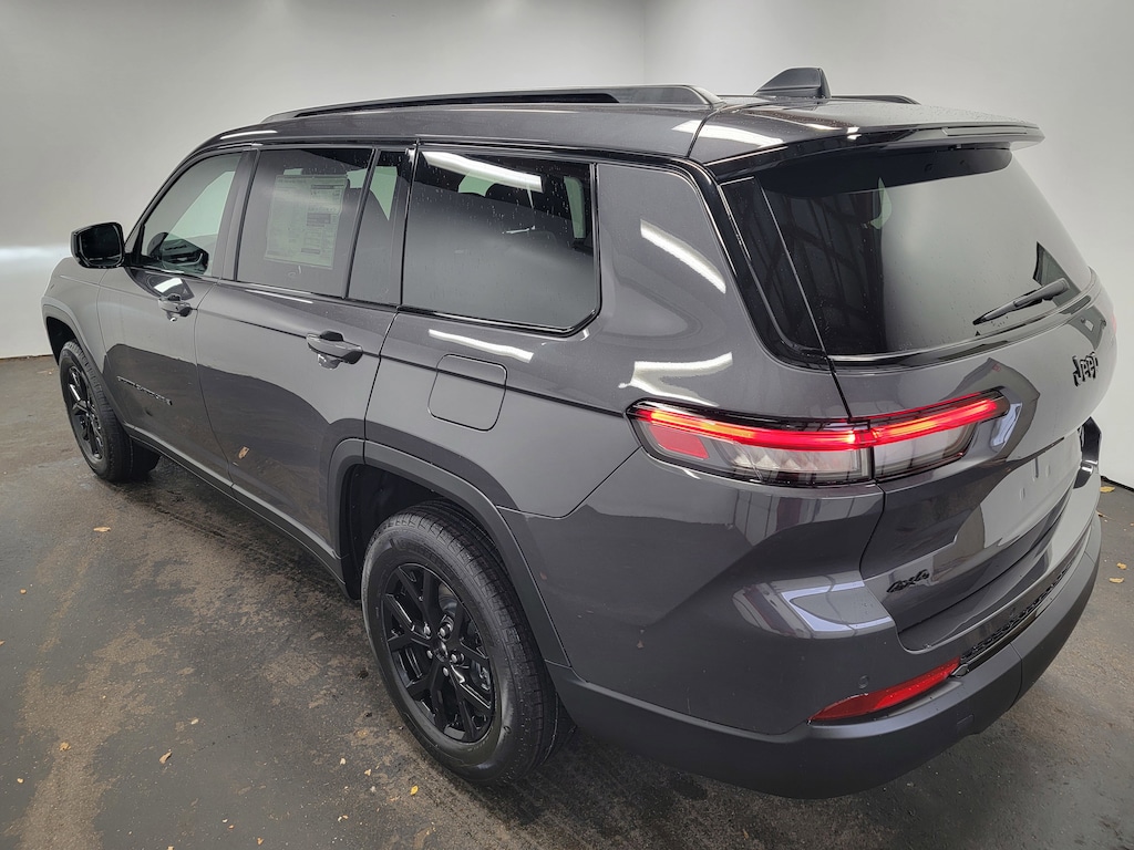 New 2025 Jeep Grand Cherokee L Laredo Sport Utility