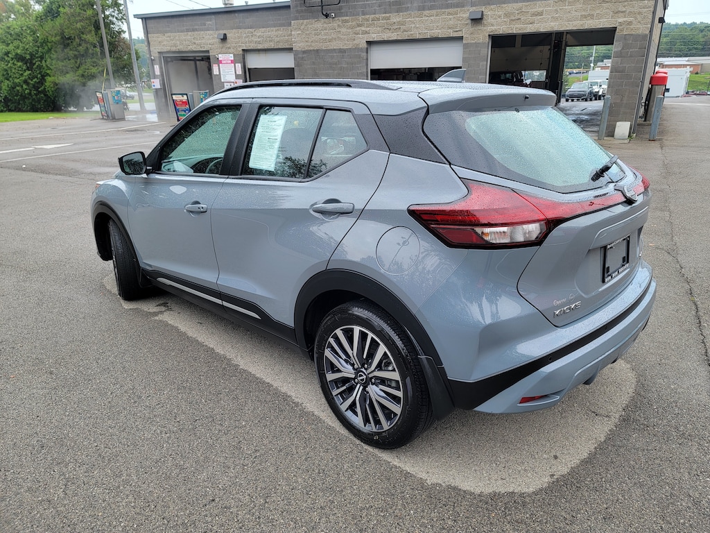 Used 2023 Nissan Kicks SR SR FWD