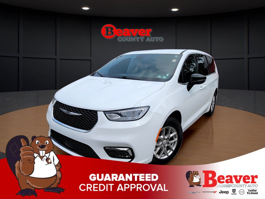 Used 2025 Chrysler Pacifica Select Select FWD