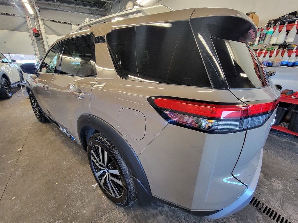Used 2024 Nissan Pathfinder Platinum Platinum 4WD