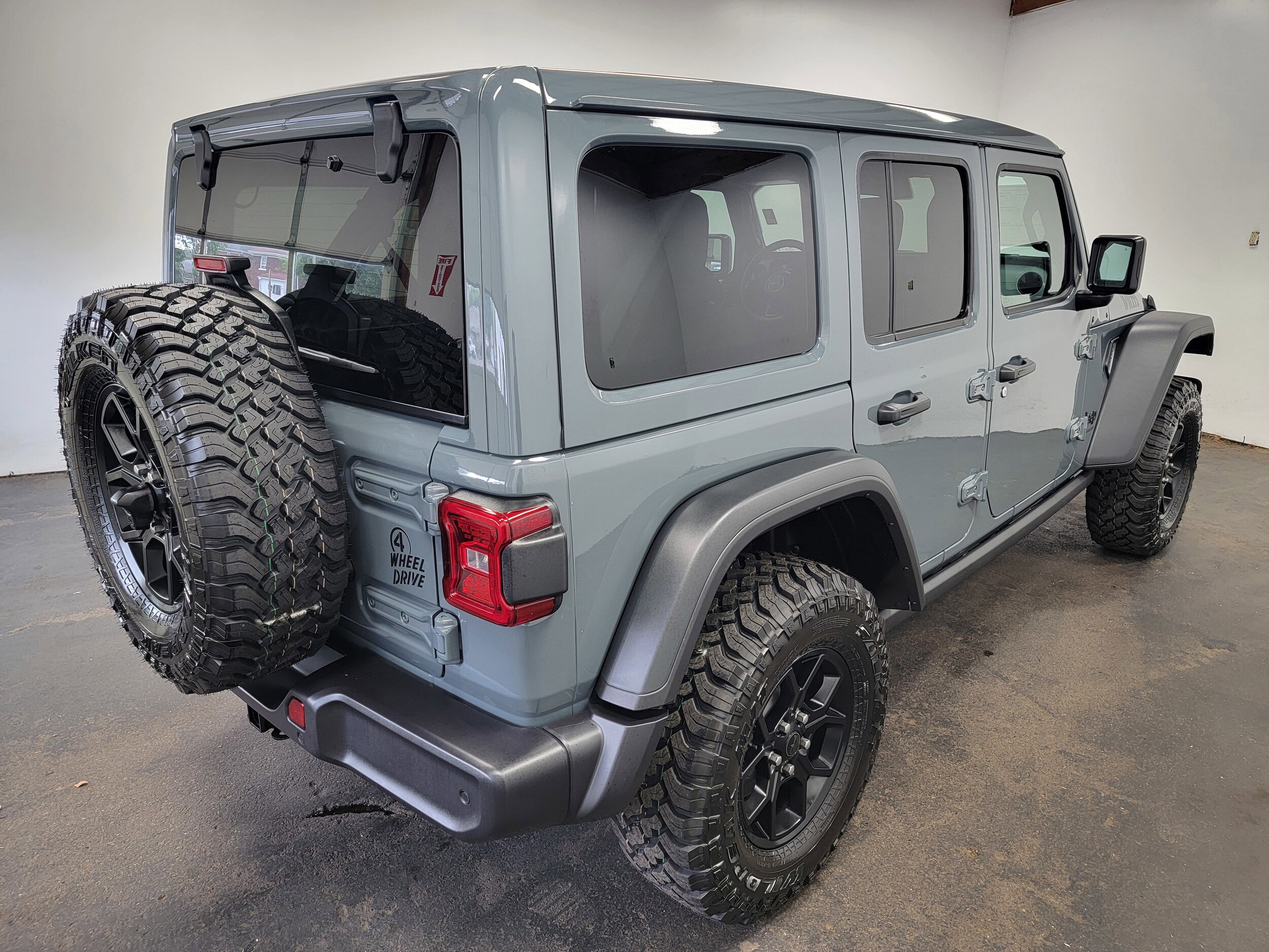 2025 Jeep Wrangler Sport photo 3