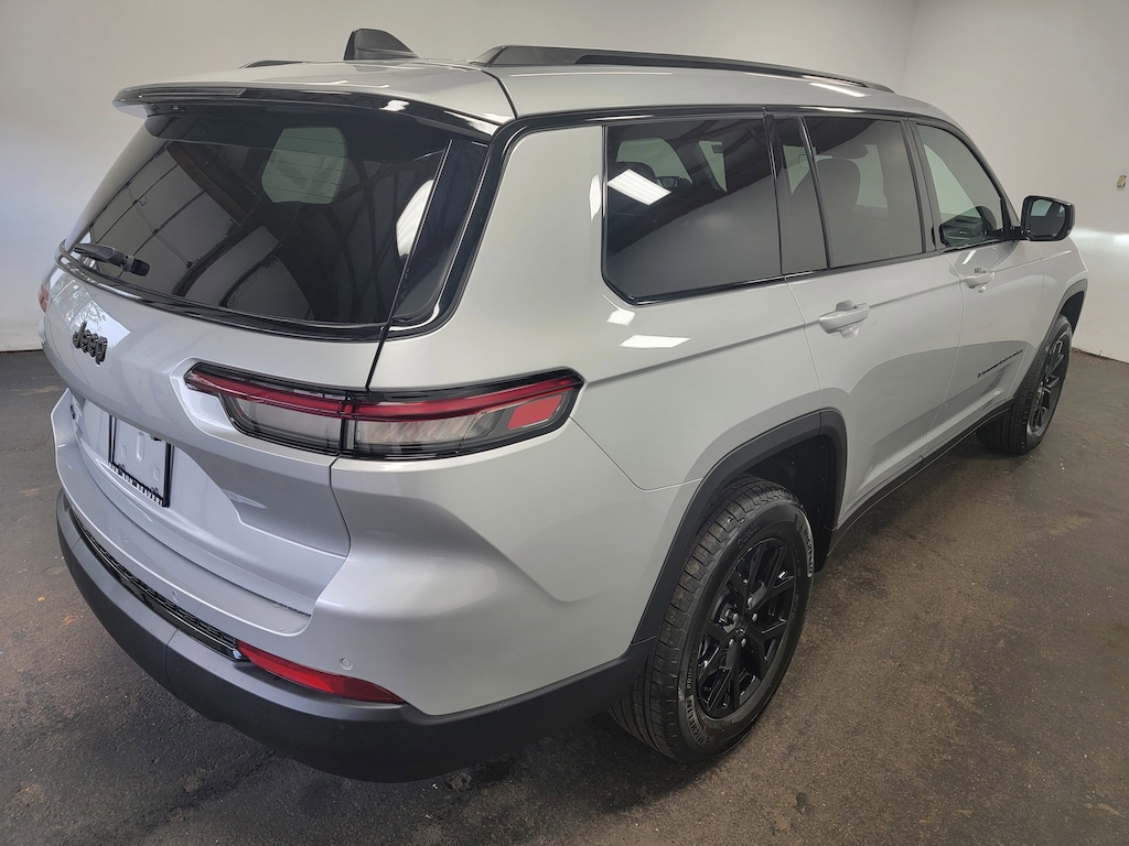 New 2025 Jeep Grand Cherokee L Laredo Sport Utility