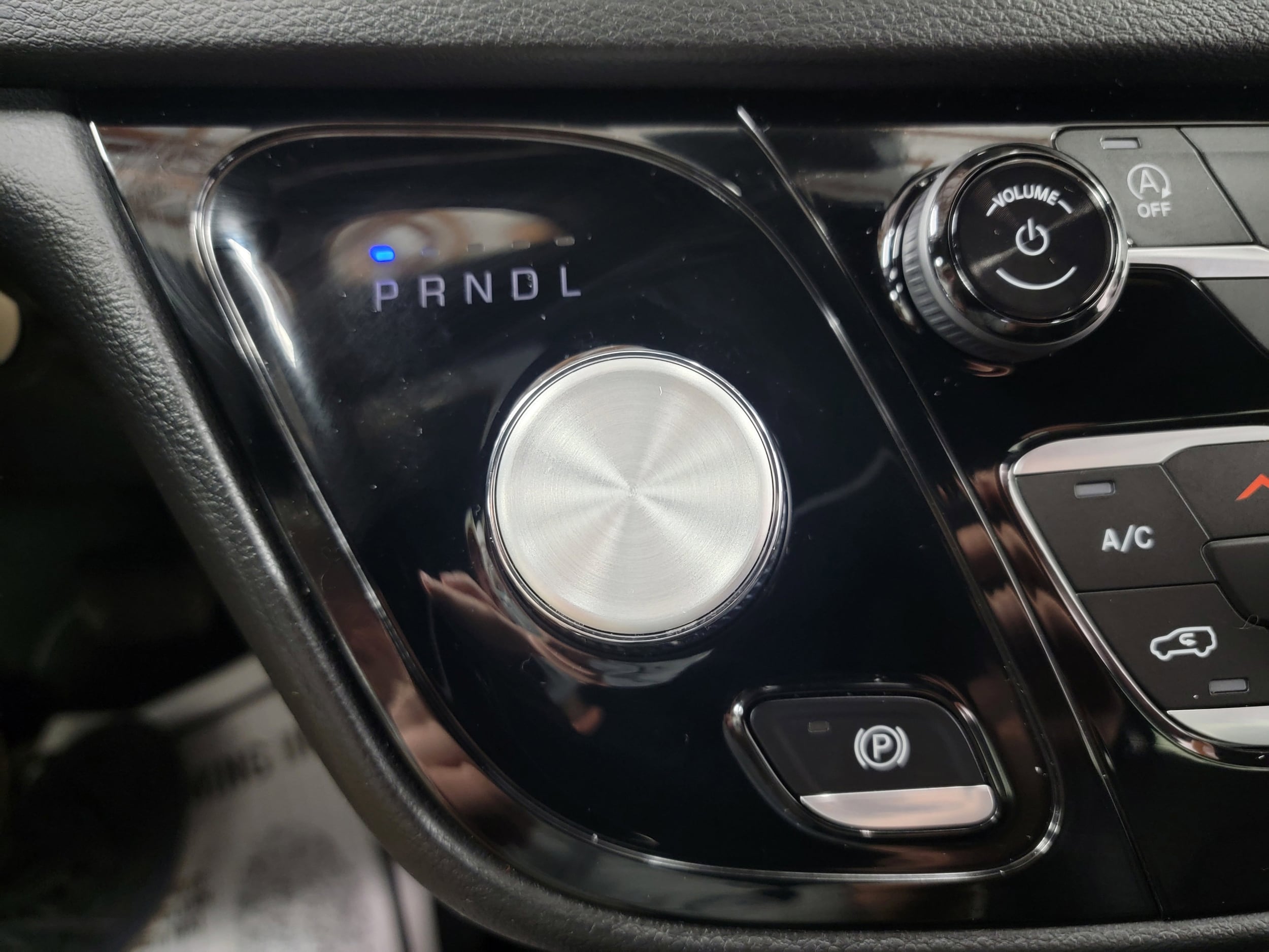 2026 Chrysler Voyager LX - Photo 18