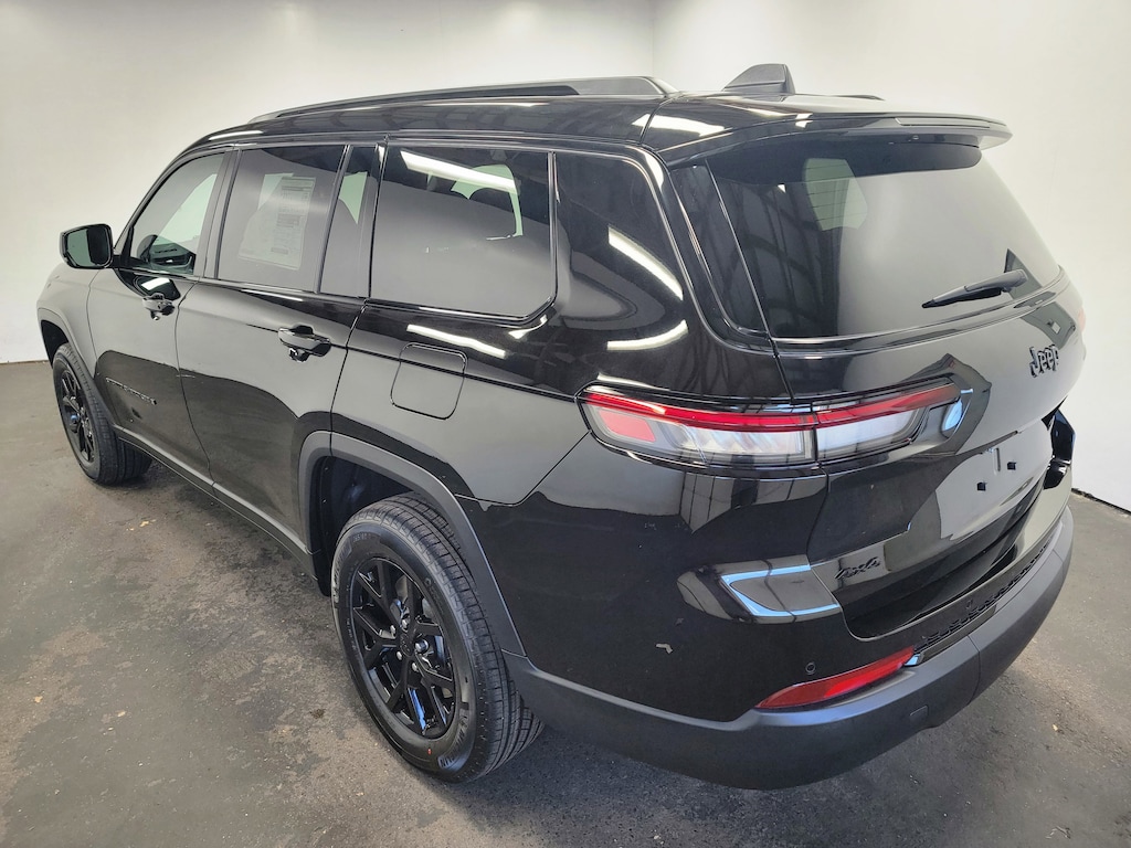 New 2025 Jeep Grand Cherokee L Laredo Sport Utility