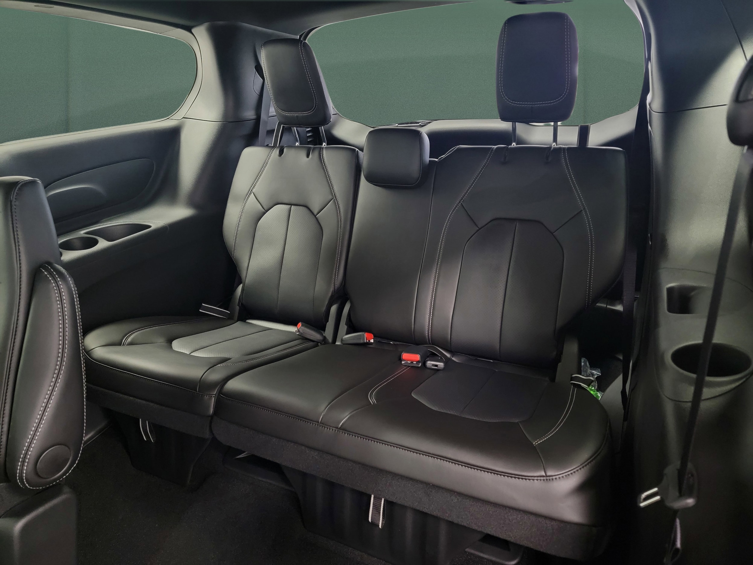 2026 Chrysler Voyager LX - Photo 14