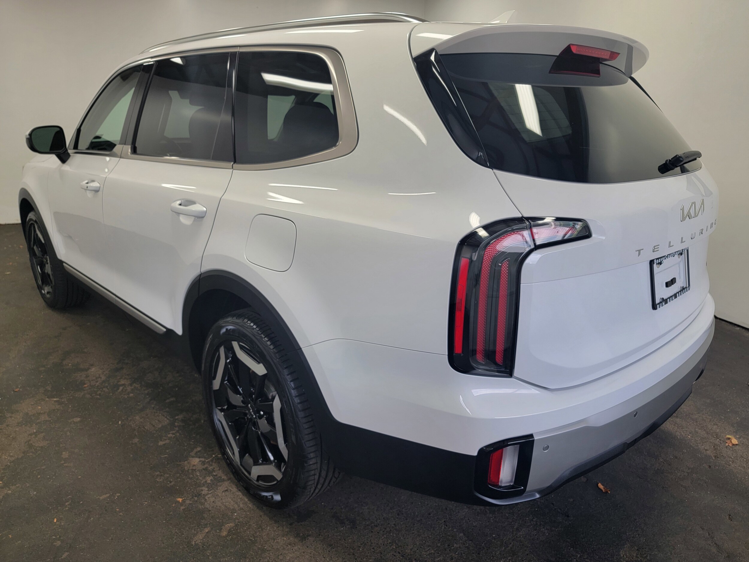2023 Kia Telluride EX photo 2