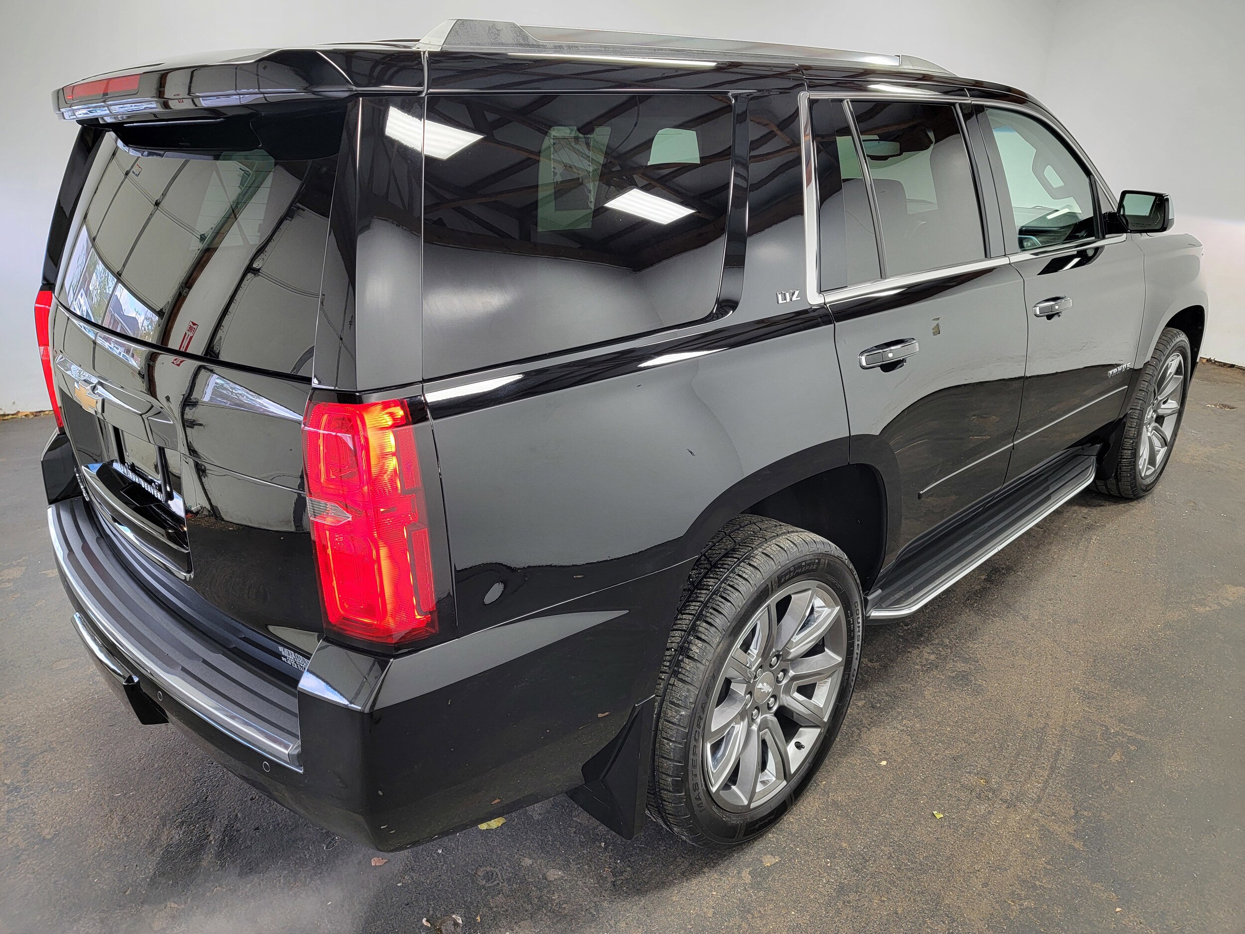 2016 Chevrolet Tahoe LTZ photo 2