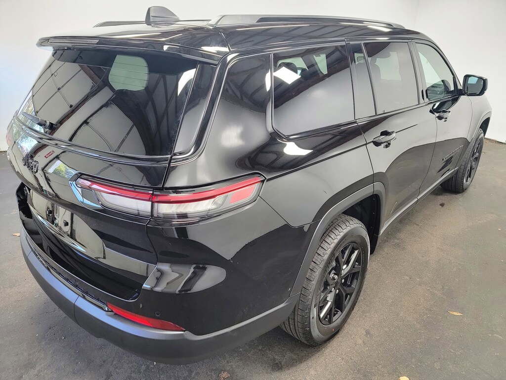 New 2025 Jeep Grand Cherokee L Laredo Sport Utility