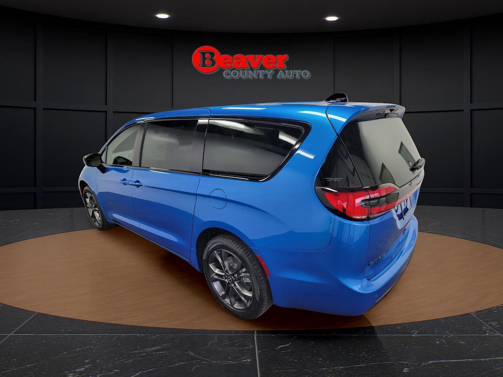 New 2026 Chrysler Pacifica Select Passenger Van