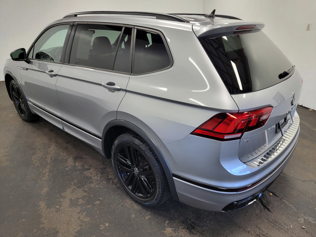 Used 2022 Volkswagen Tiguan SE R-Line Black 2.0T SE R-Line Black 4MOTION