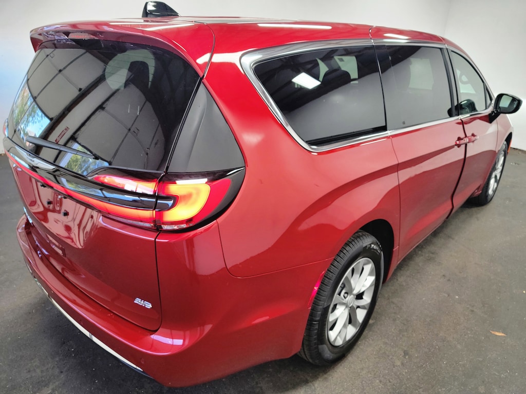 New 2026 Chrysler Pacifica Select Passenger Van