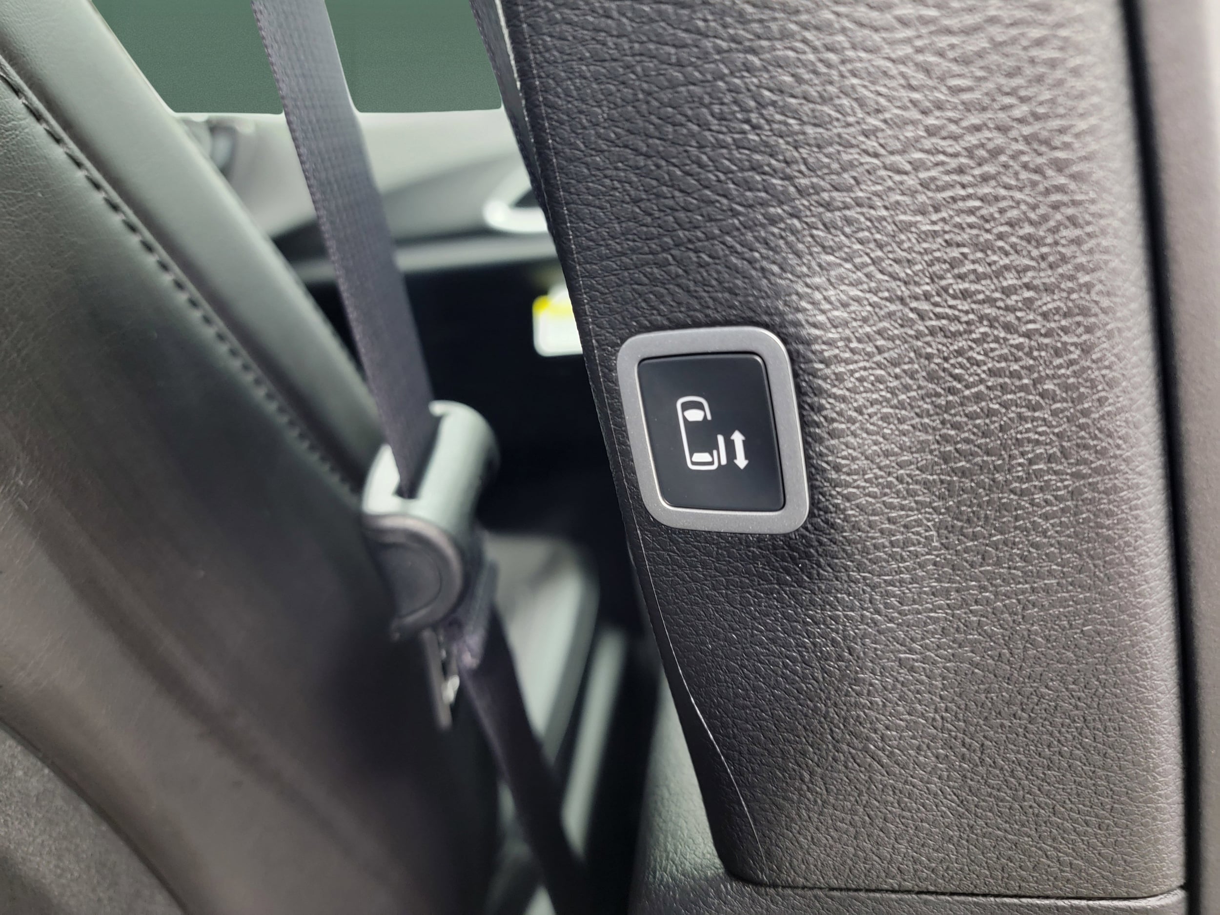 2026 Chrysler Voyager LX - Photo 11