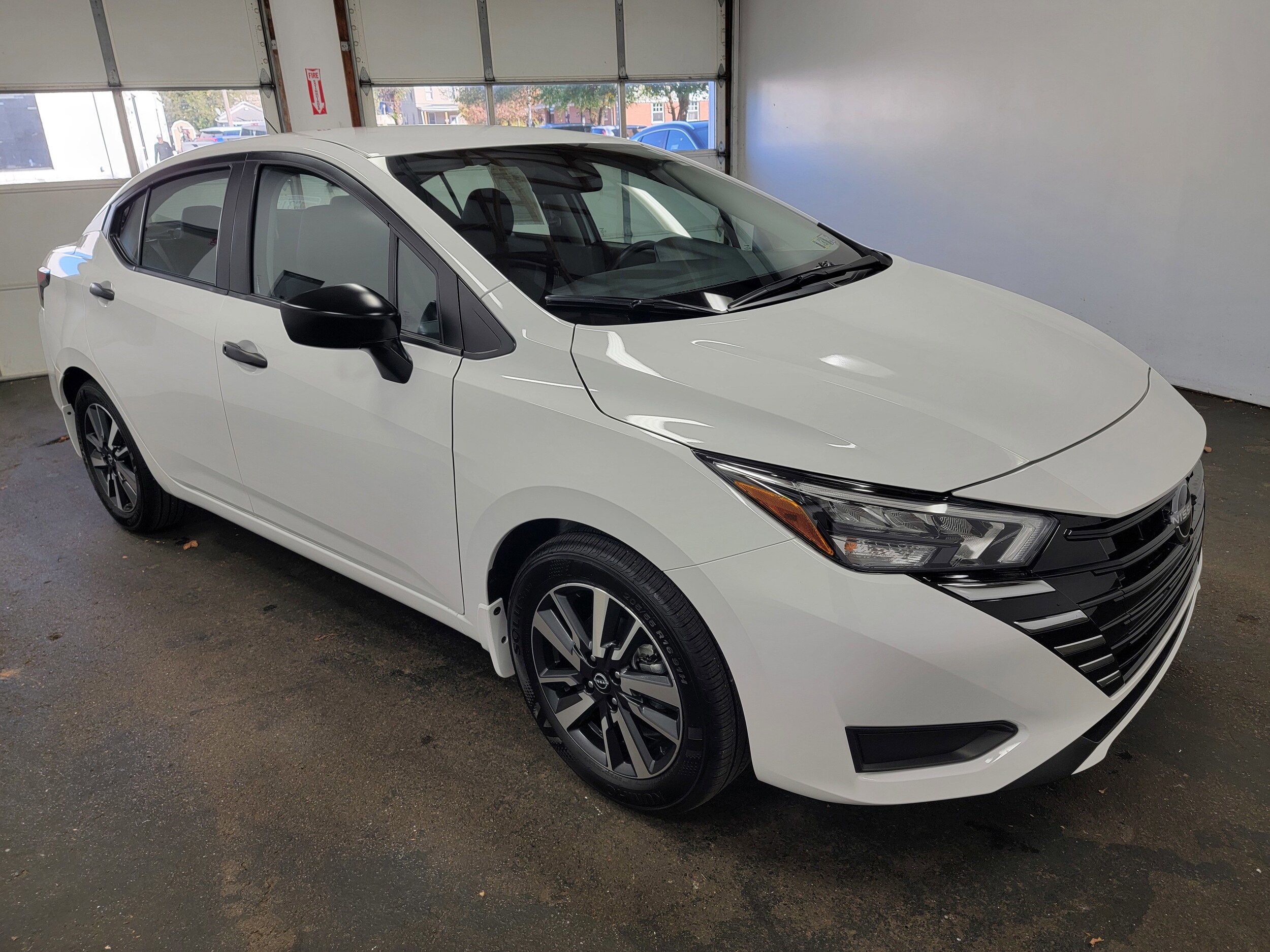 2025 Nissan Versa S photo 3