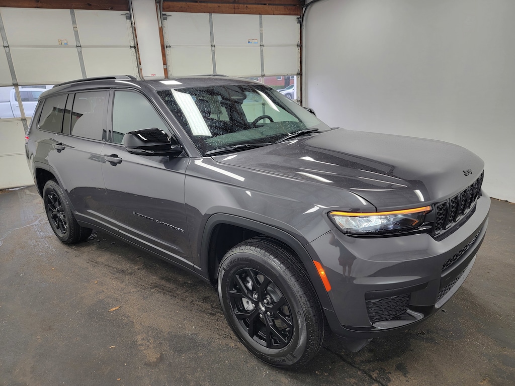 New 2025 Jeep Grand Cherokee L Laredo Sport Utility