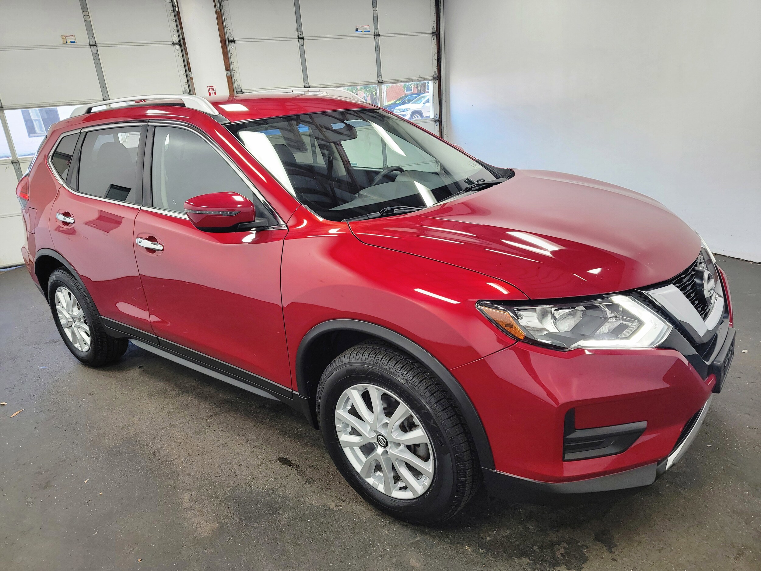 2017 Nissan Rogue SV photo 3