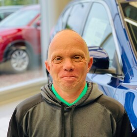 Staff member Lee Shetler from 4970c368df6e