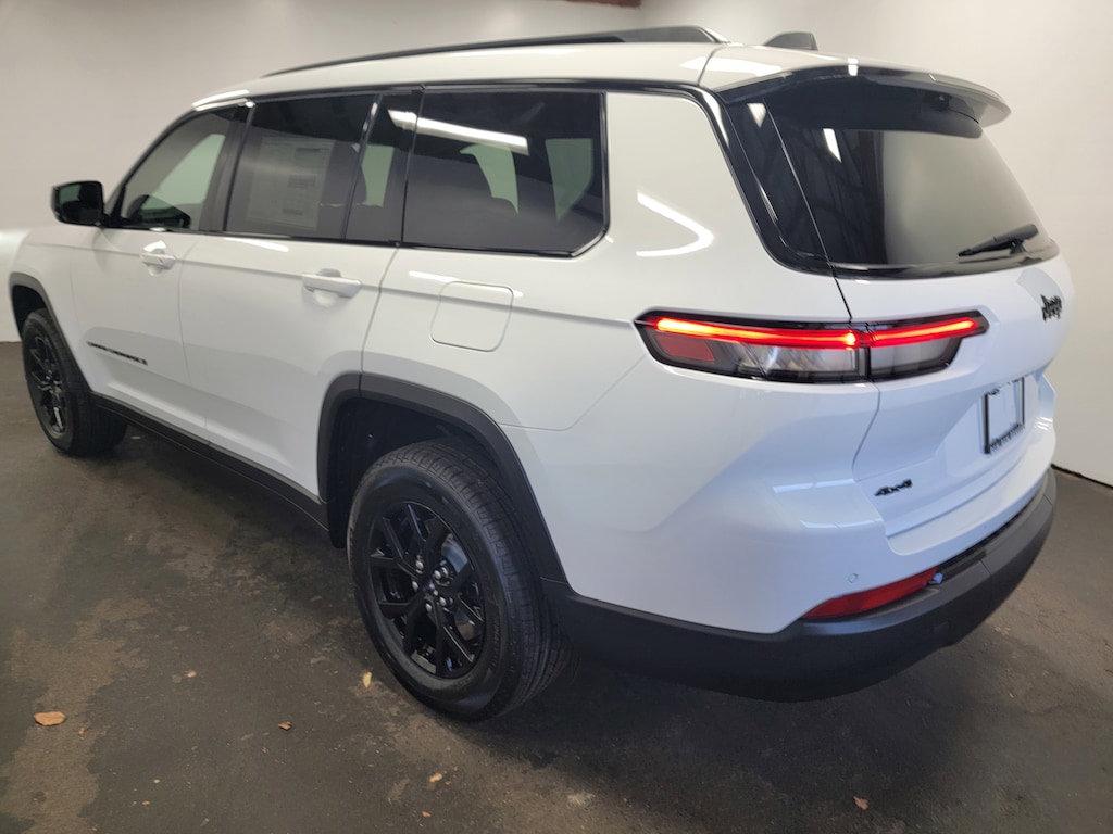 New 2025 Jeep Grand Cherokee L Laredo Sport Utility