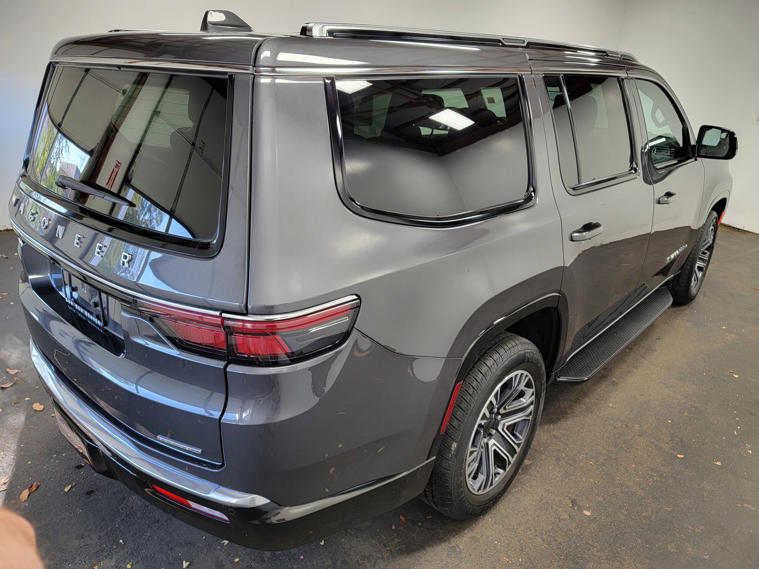 2023 Jeep Wagoneer Series II photo 3