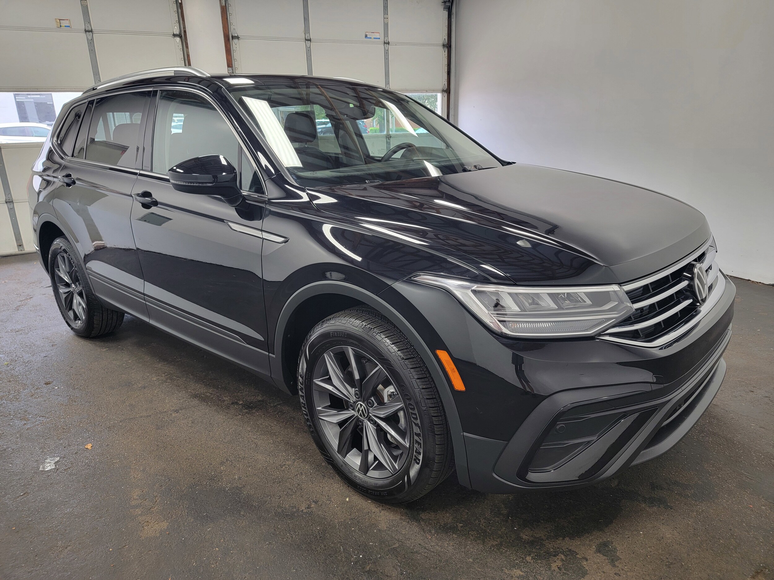 2022 Volkswagen Tiguan SE photo 4