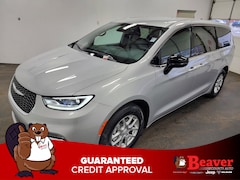 2026 Chrysler Pacifica Select Passenger Van