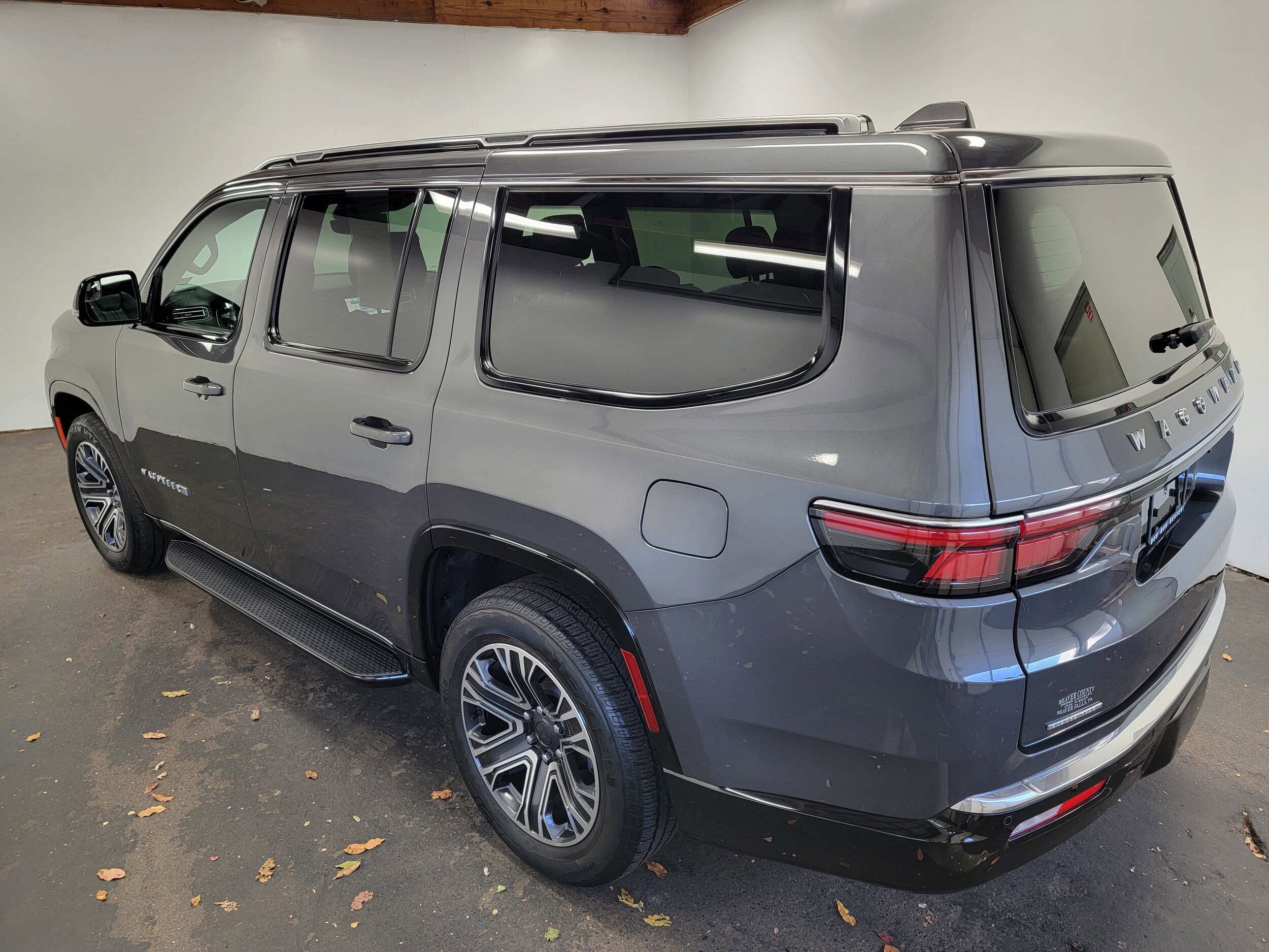 2023 Jeep Wagoneer Series II photo 2