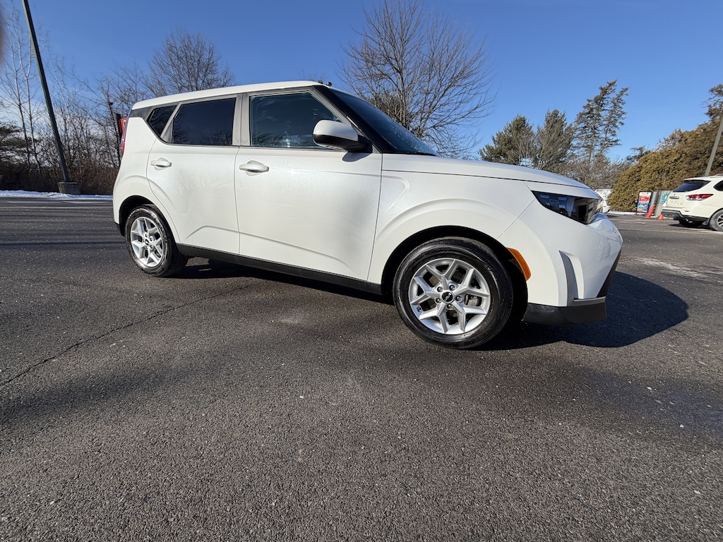 Used 2023 Kia Soul LX LX IVT