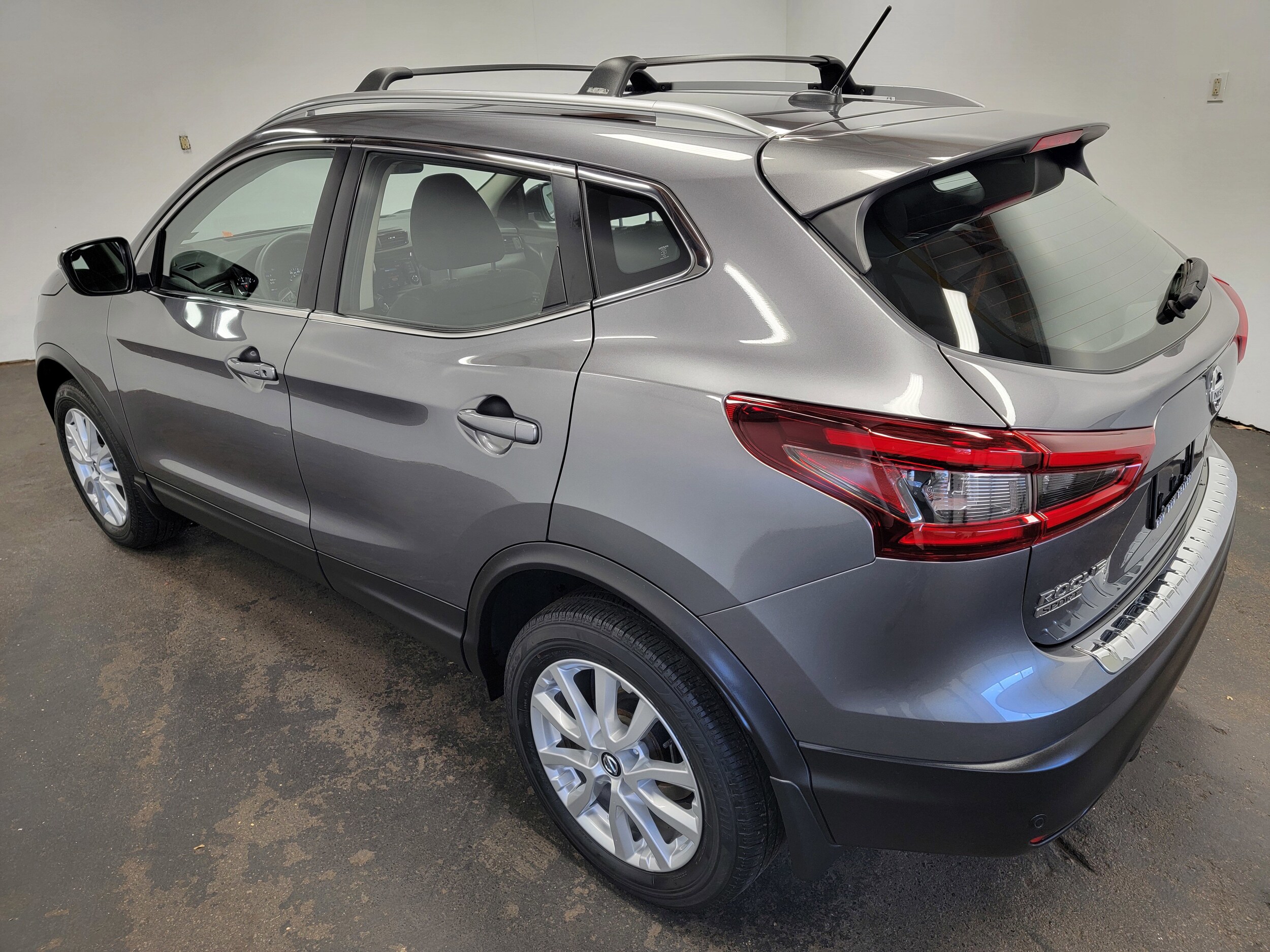 2020 Nissan Rogue Sport SV photo 2