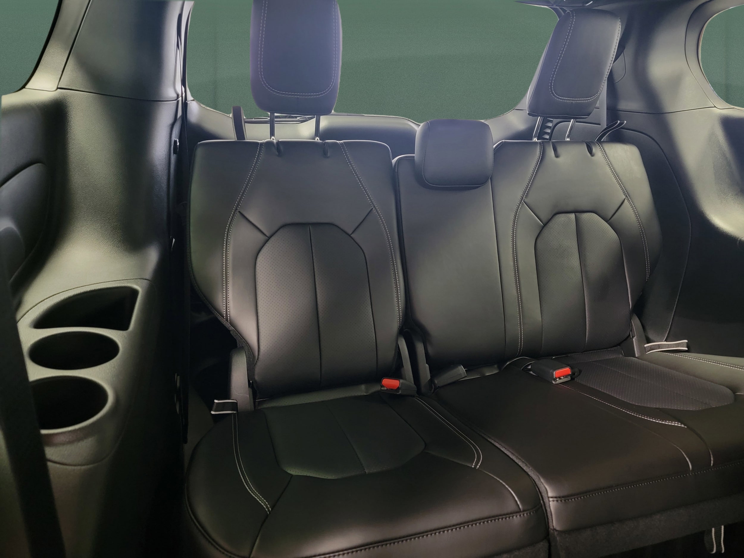 2026 Chrysler Voyager LX - Photo 10