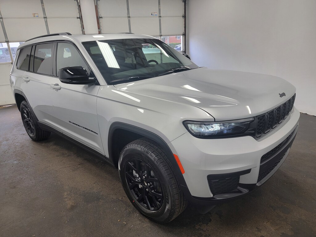 New 2025 Jeep Grand Cherokee L Laredo Sport Utility