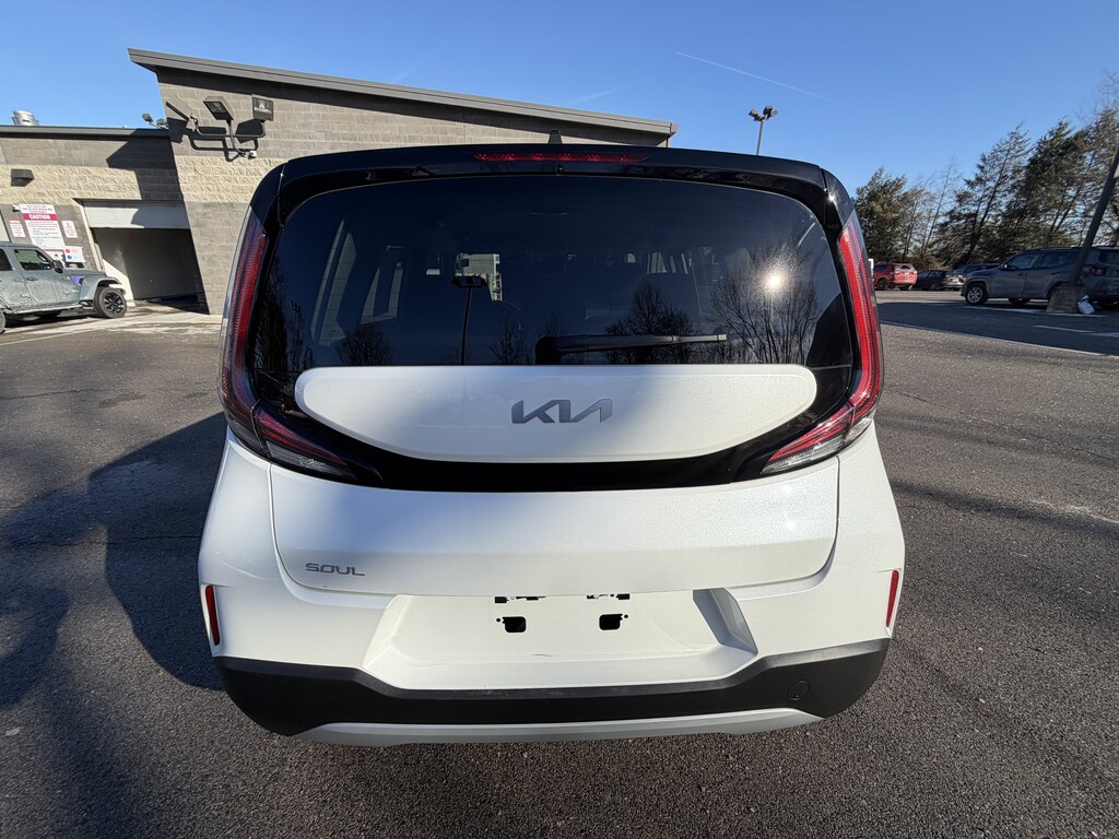 Used 2023 Kia Soul LX LX IVT