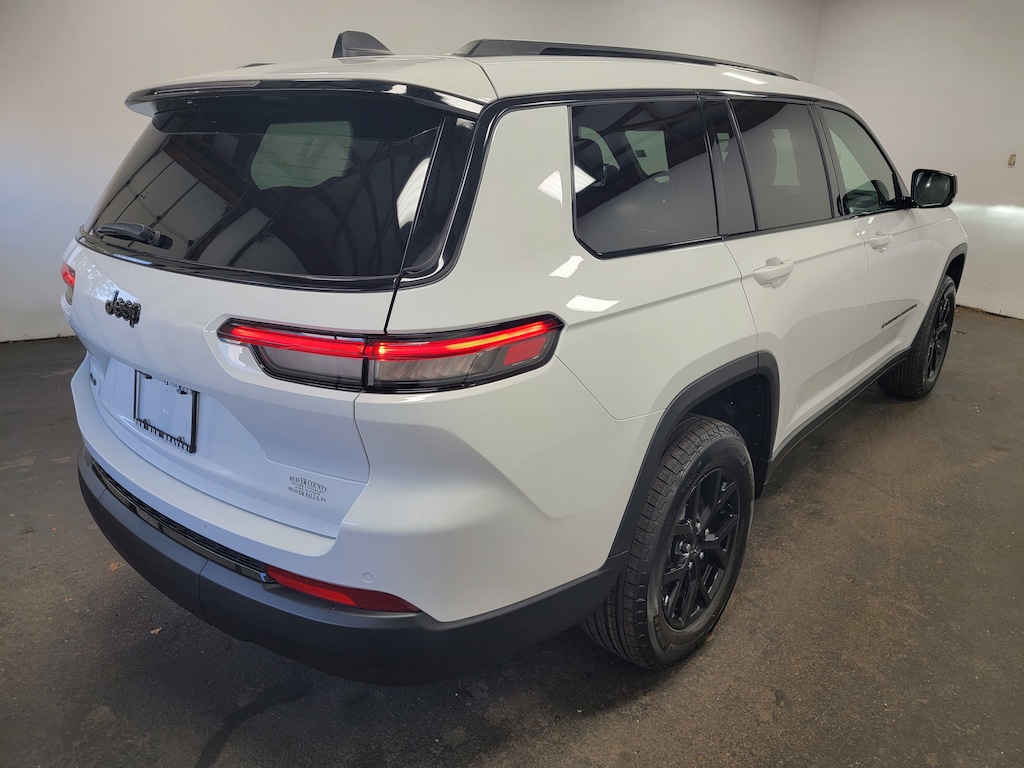 New 2025 Jeep Grand Cherokee L Laredo Sport Utility