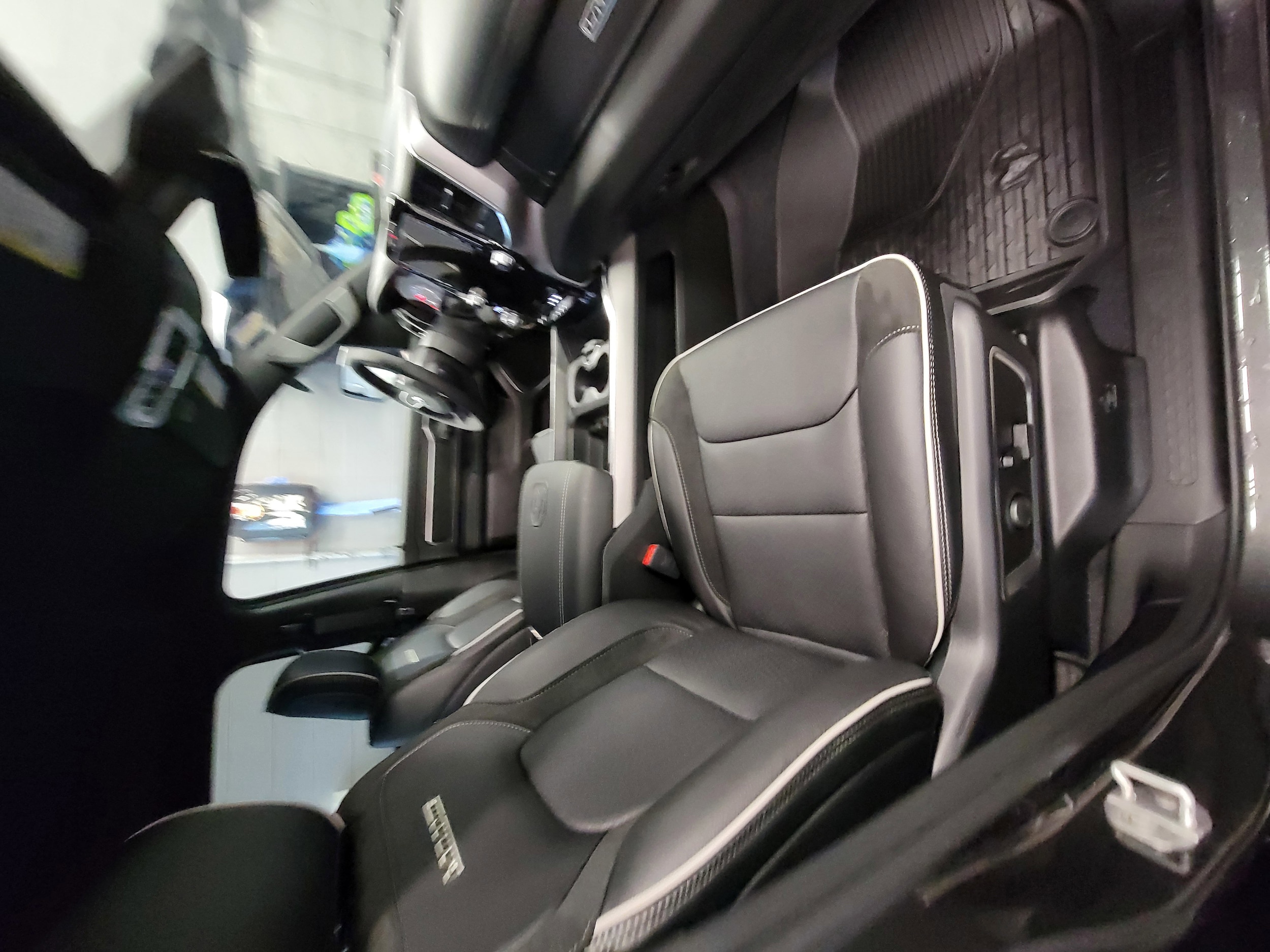 2026 RAM 1500 Laramie - Photo 18