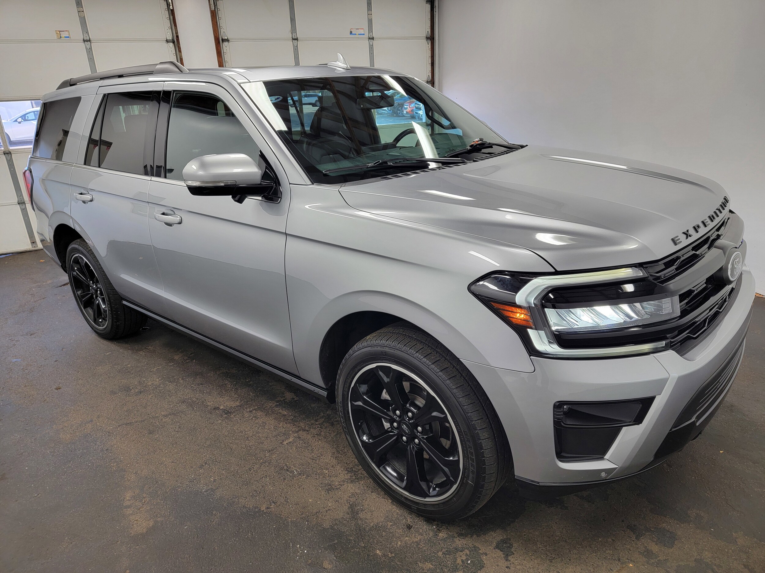 2023 Ford Expedition Limited photo 4