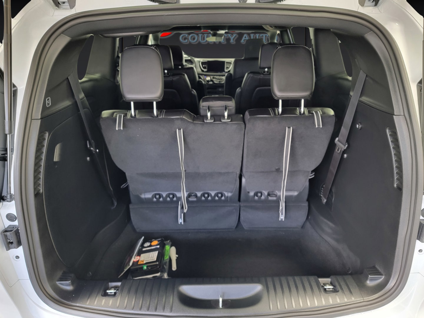 2026 Chrysler Voyager LX - Photo 12