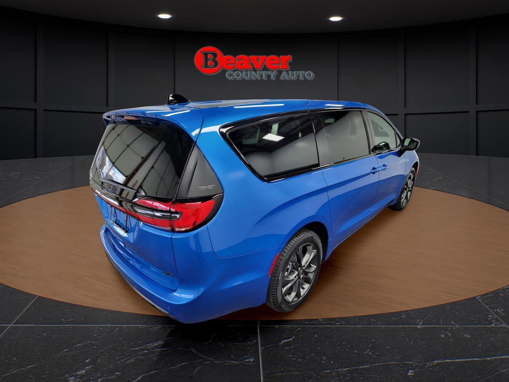 New 2026 Chrysler Pacifica Select Passenger Van