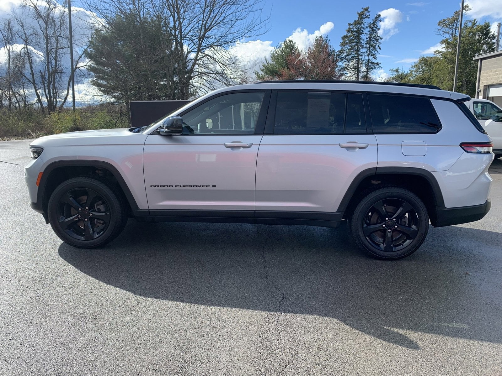 Used 2023 Jeep Grand Cherokee L Altitude with VIN 1C4RJKAG6P8809123 for sale in Beaver Falls, PA