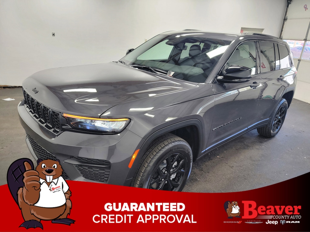 New 2025 Jeep Grand Cherokee Laredo Sport Utility