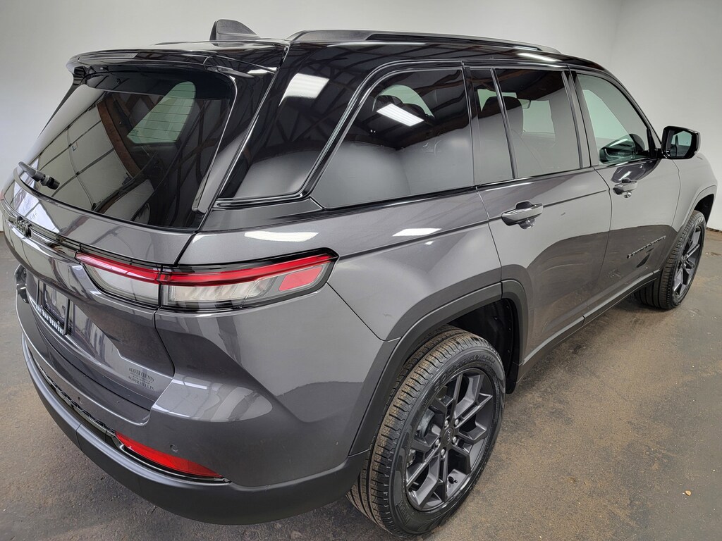 New 2025 Jeep Grand Cherokee Limited Sport Utility