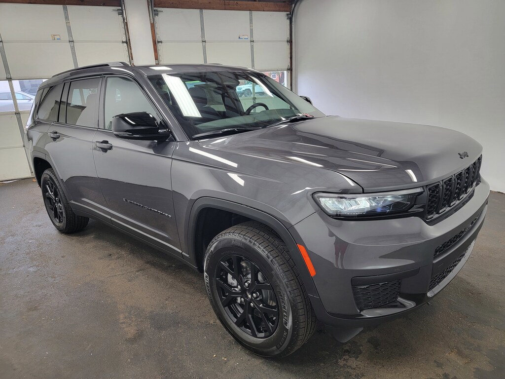 New 2025 Jeep Grand Cherokee L Laredo Sport Utility