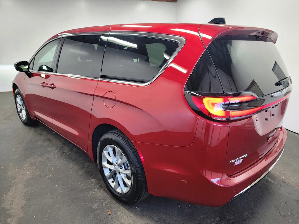 New 2026 Chrysler Pacifica Select Passenger Van