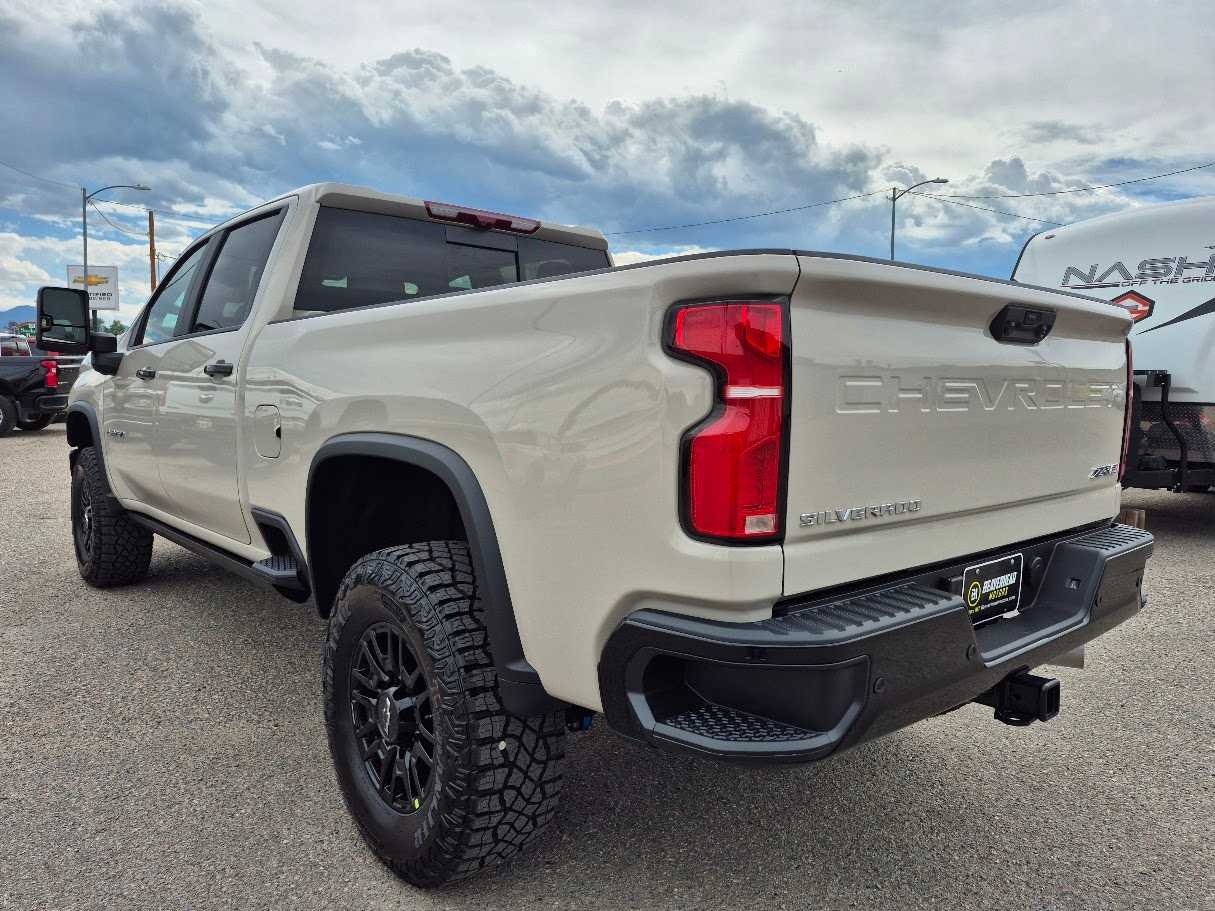 2026 Chevrolet Silverado 2500 HD ZR2 - Photo 6