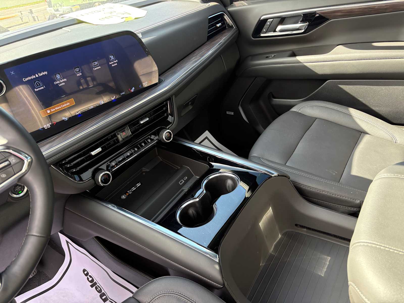 2025 Chevrolet Tahoe Z71 - Photo 24