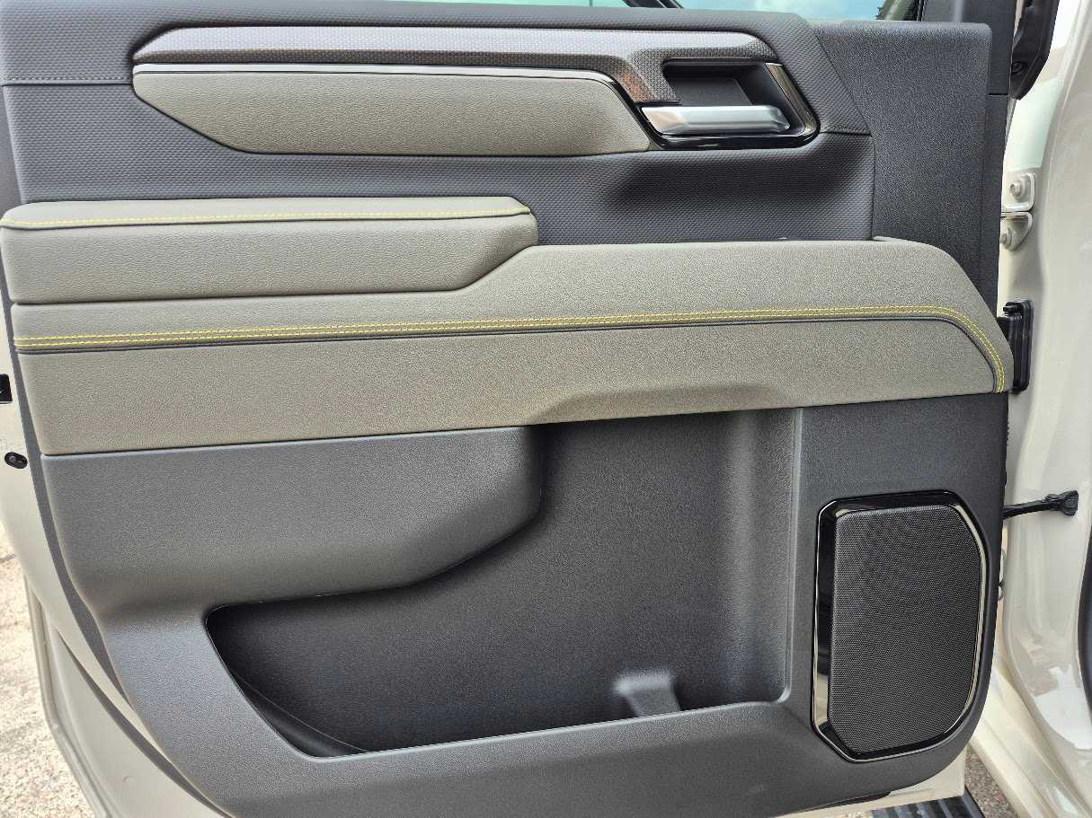 2026 Chevrolet Silverado 2500 HD ZR2 - Photo 31